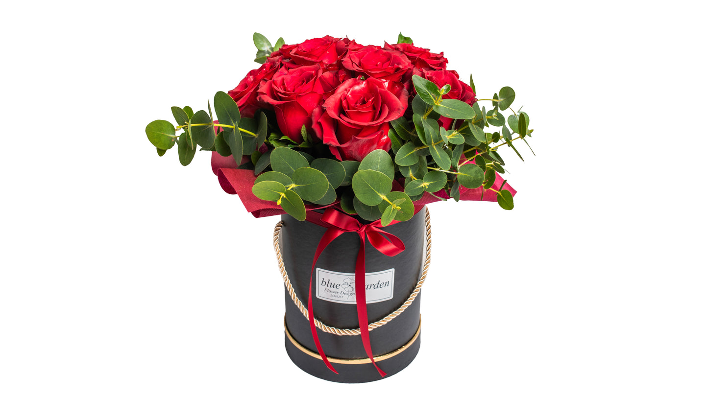 Bouquet of Fresh Roses In A Box