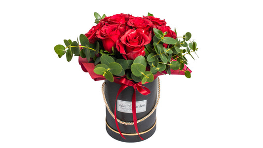 Bouquet of Fresh Roses In A Box