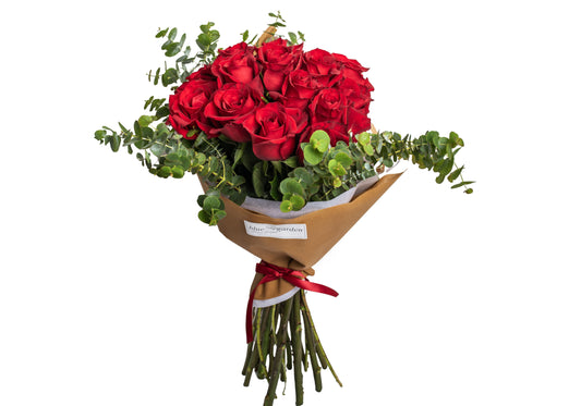 Bouquet Of Red Fresh Roses Round